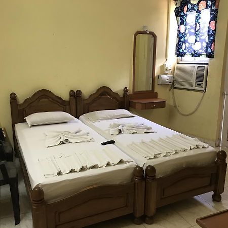 Colva Tavern Екстериор снимка