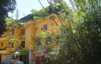 Colva Tavern Екстериор снимка